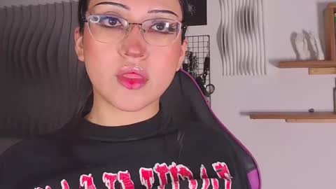   Please follow me and rate me a thumbs up online show from November 21, 11:58 pm