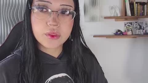   Please follow me and rate me a thumbs up online show from November 23, 8:07 pm