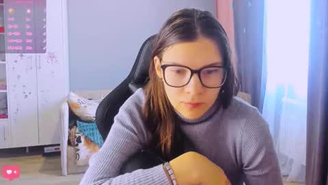  KIRA  online show from February 19, 6:56 am