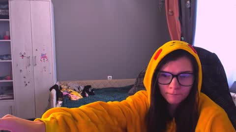  KIRA  online show from December 5, 6:45 am