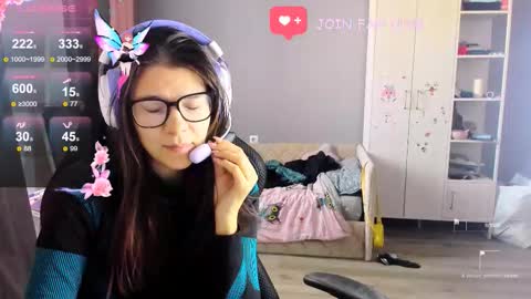  KIRA  online show from October 16, 5:07 am