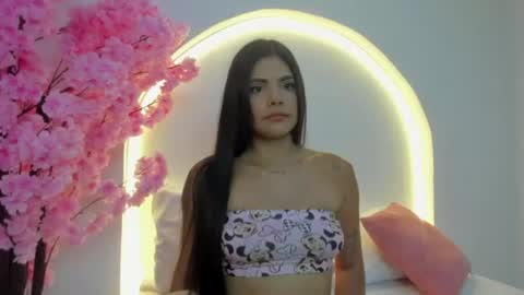 mollylove_ online show from June 27, 7:31 pm