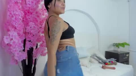 mollylove_ online show from July 30, 9:04 pm