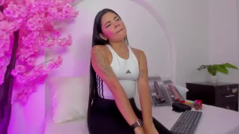 mollylove_ online show from July 29, 8:53 pm