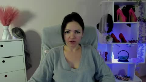 Molly online show from April 29, 5:30 pm