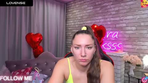 hi im Molly heregreat boobs big heart  warm pussy  online show from February 19, 3:28 am
