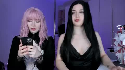 Molly online show from July 20, 7:15 pm