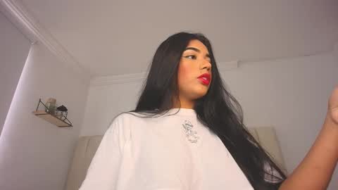 Molly  online show from December 3, 6:33 pm