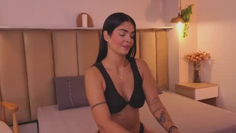 mollyrosse1 online show from July 16, 11:24 am