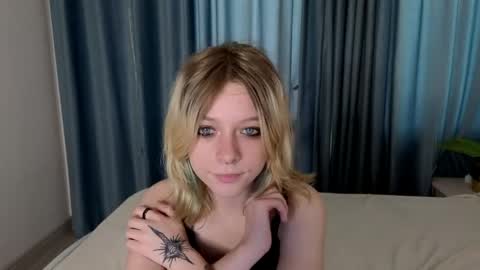mollysally online show from April 25, 4:36 am