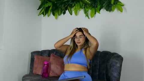 mollysweet11 online show from June 17, 11:32 pm