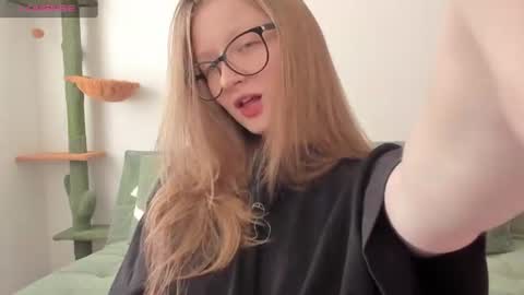 mollytucker online show from July 17, 2:30 pm
