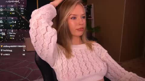 mollyymayy online show from May 8, 5:13 am