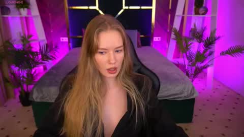 mollyymayy online show from January 16, 10:35 am