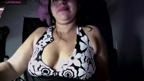 Snapshot of mommy_milk1 chatting on September 25, 4:41 am mommy_milk1 online show from September 25, 4:41 am
