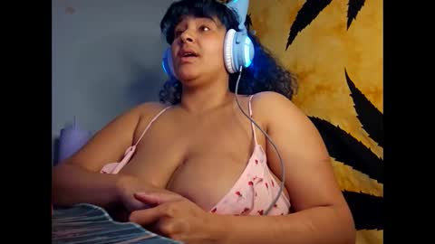 Mommy bubbles online show from March 2, 2:38 am