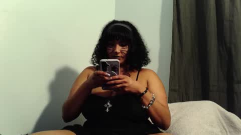 Mommy bubbles online show from February 1, 1:02 am
