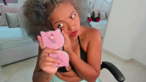 Momo  online show from January 10, 1:05 pm