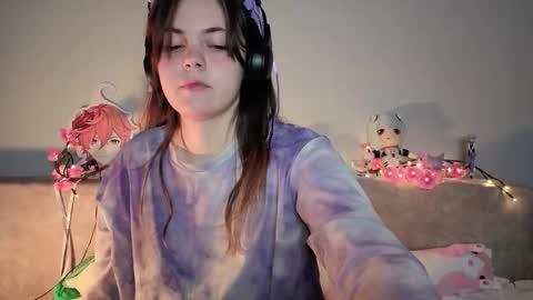 Momo online show from March 5, 6:39 pm