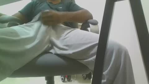 Mommy Lover online show from December 4, 11:15 pm