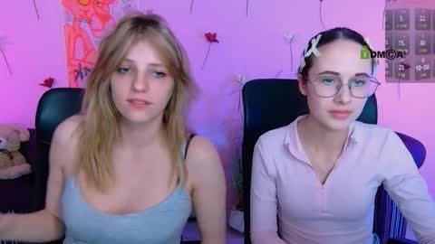Mona  online show from May 17, 7:12 pm