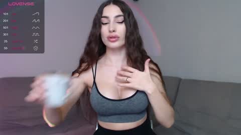 Snapshot of mona_saxxx chatting on December 27, 4:43 pm Hey Guys im Mona. PVT is Open Please Make me CUM online show from December 27, 4:43 pm