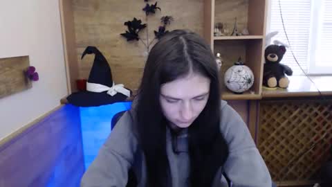 monakali online show from November 11, 9:33 am