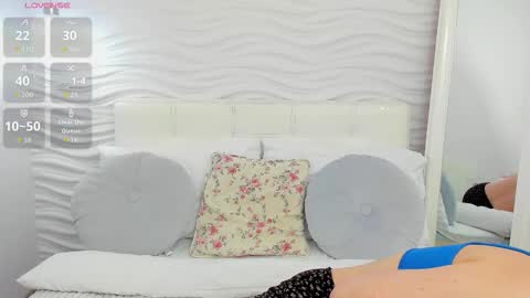 Mona online show from March 10, 1:26 pm