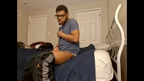 moneyboysaveg548 online show from March 12, 6:50 am