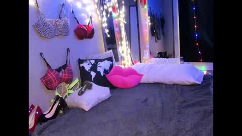 Monica online show from June 25, 1:27 pm