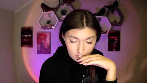 sweet girl and shine body online show from September 26, 12:13 pm