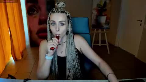 monicariley online show from June 14, 11:23 am