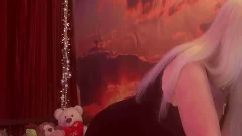 Monika    online show from May 15, 12:41 am