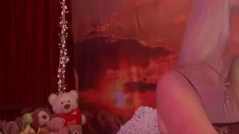 Monika    online show from May 1, 2:05 am