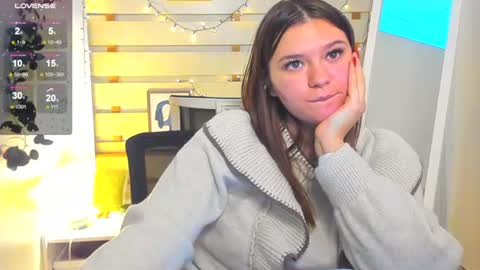 Monika online show from February 5, 3:26 pm