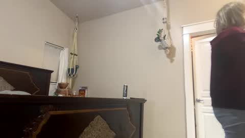 Monroe online show from January 31, 4:03 am