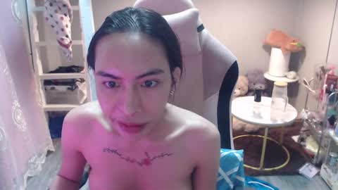 ELYSE A SIMPLE GIRL online show from November 14, 2:30 pm