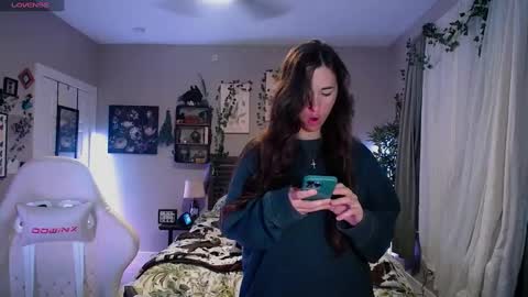 Snapshot of monstrumologist chatting on February 4, 12:51 am Lydia Mooney online show from February 4, 12:51 am