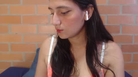 Luisa online show from April 27, 2:58 pm
