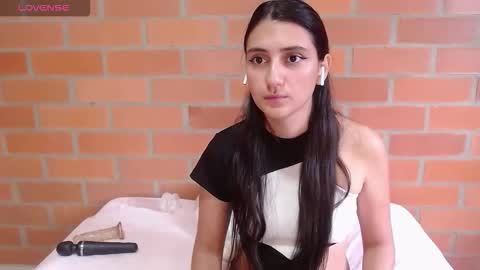 Luisa online show from October 10, 4:46 pm