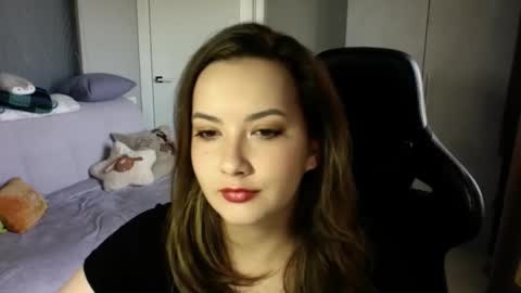 moodiemira online show from September 16, 3:04 pm