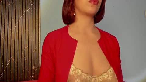moolly_evanz online show from July 7, 4:00 pm