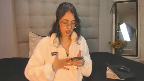 Elizabeth  online show from November 24, 7:12 pm