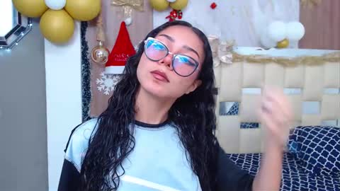 moon_and_fire_ online show from November 23, 6:22 am