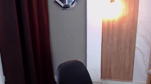 moon_and_fire_ online show from February 19, 4:44 am