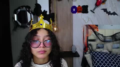 moon_and_fire_ online show from October 27, 6:02 am