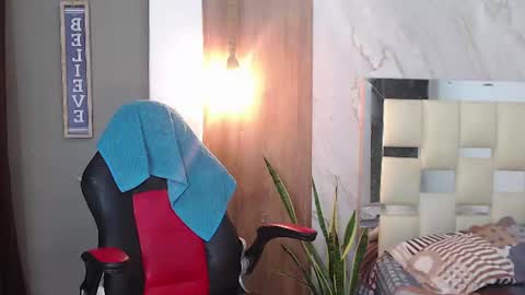 moon_and_fire_ online show from July 28, 7:17 am
