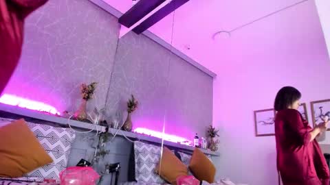 Sarah online show from March 12, 5:49 pm