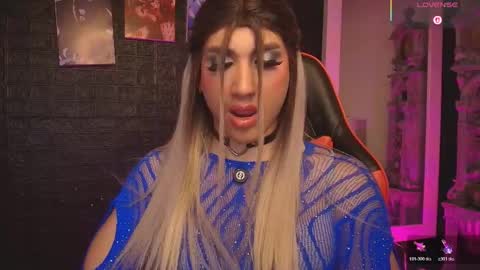 moon_nia online show from May 19, 11:01 pm
