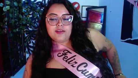 moon_sunflowers online show from November 24, 3:05 am